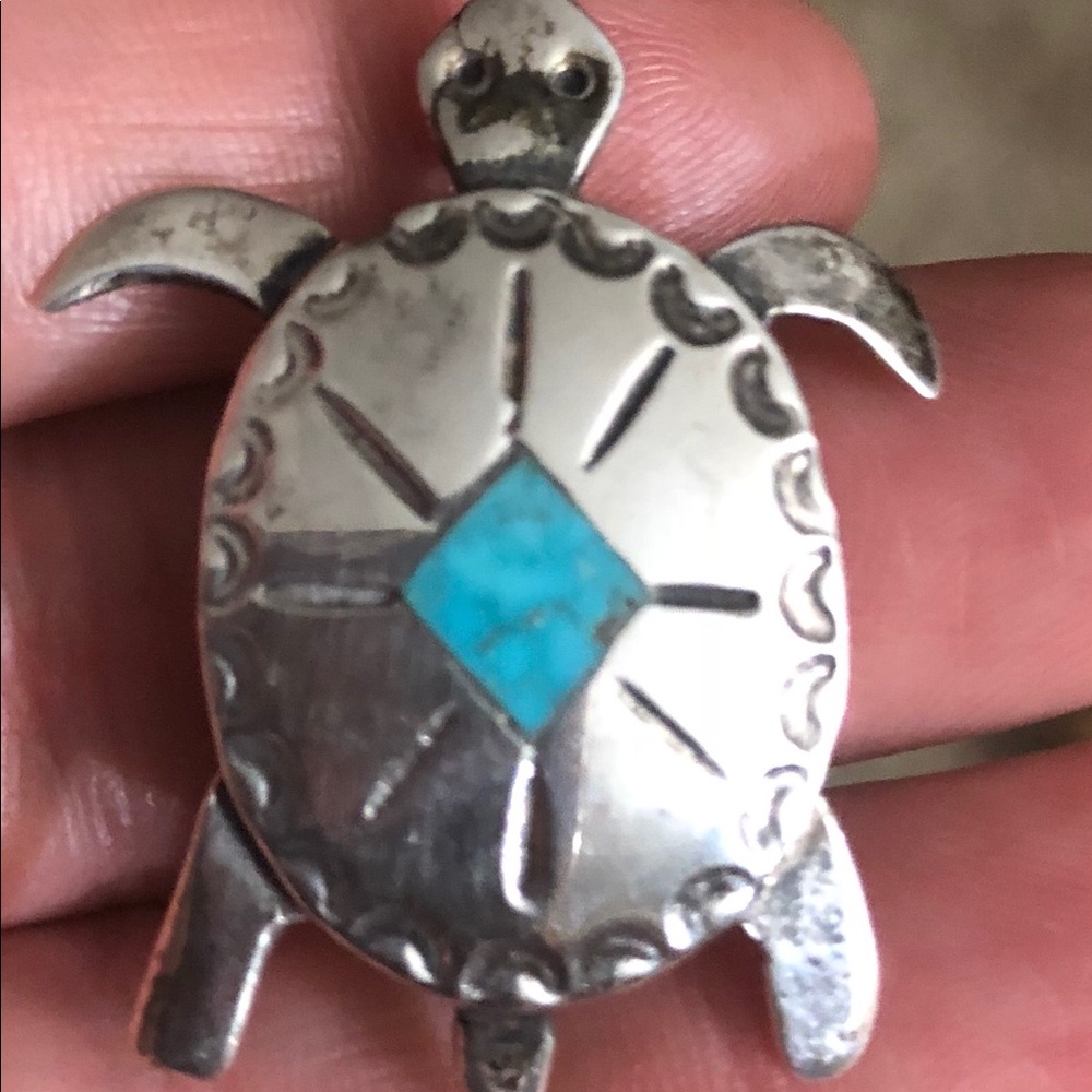 Cute vintage Sterling turquoise turtle pin